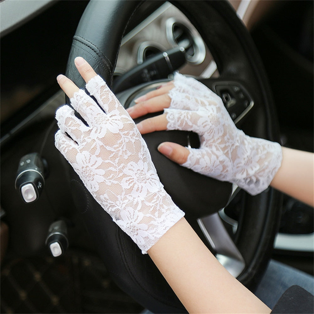 Short Lace Half-Finger Lace Gloves