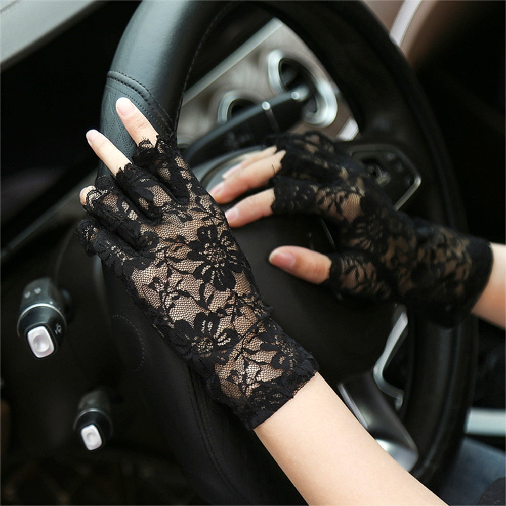 Short Lace Half-Finger Lace Gloves